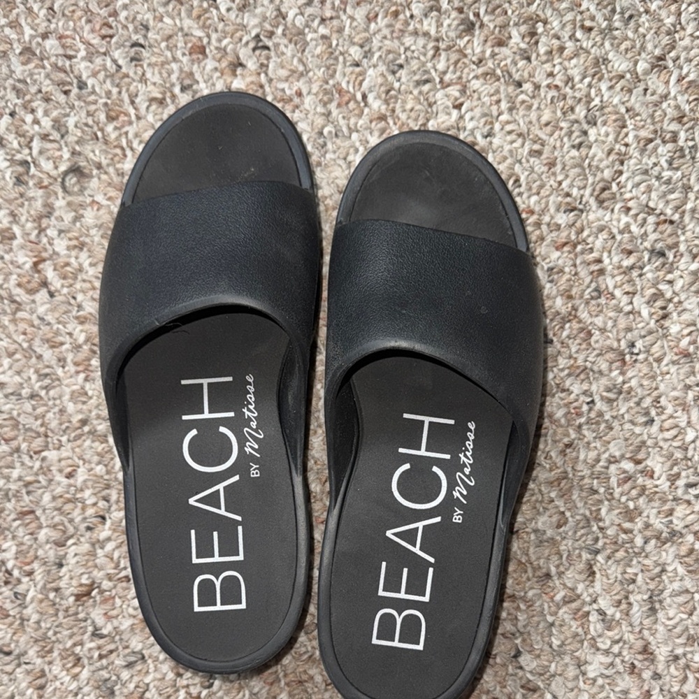Beach by Matisse Black Slides